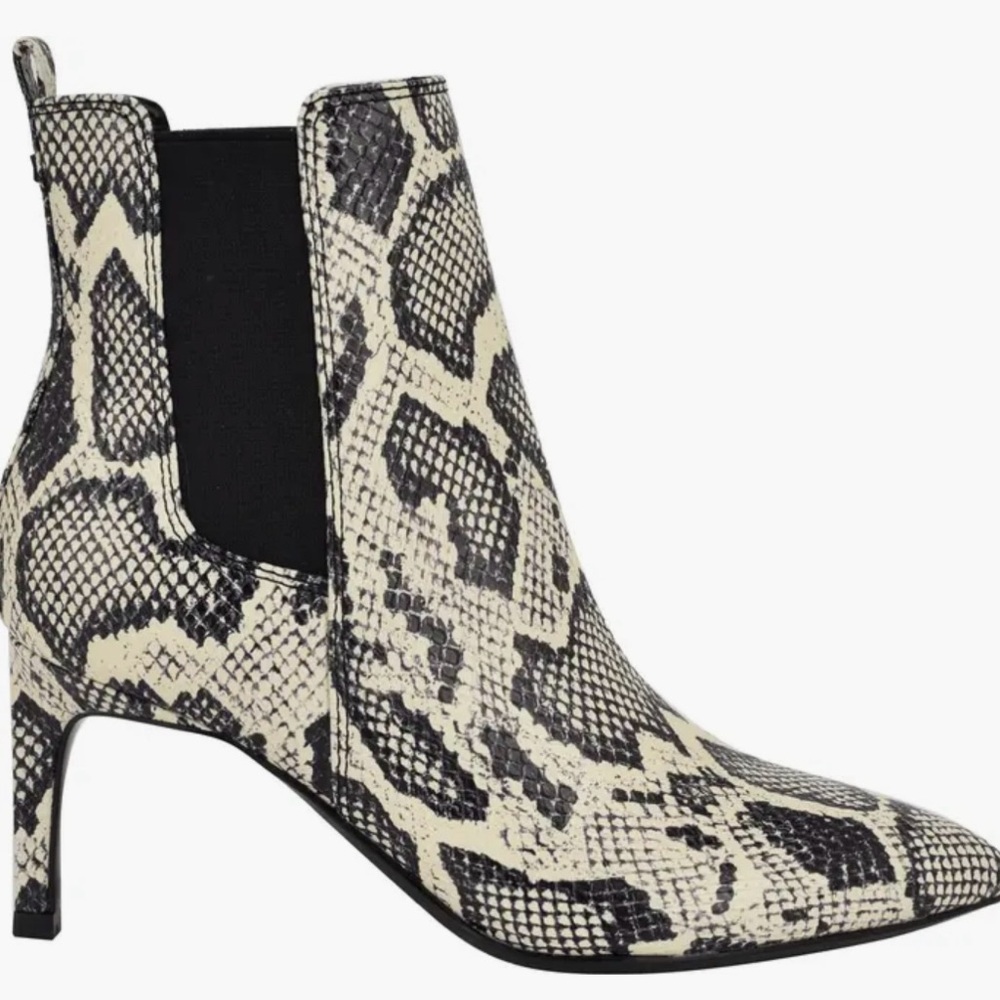 NWT Calvin Klein Samara Bootie